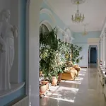 White House Apartman Odessza