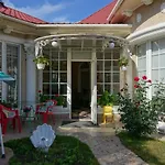 White House Апартаменти