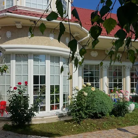 White House Apartman Odessza