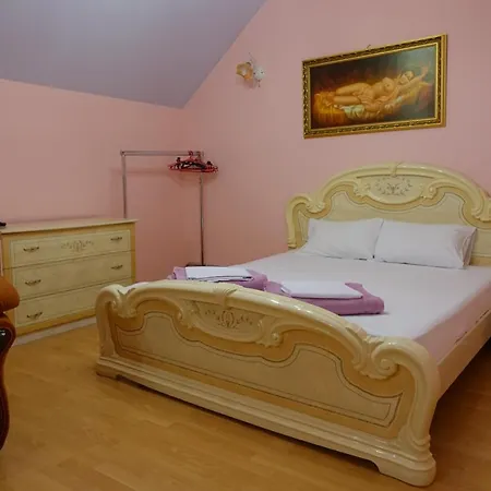 White House Apartment *