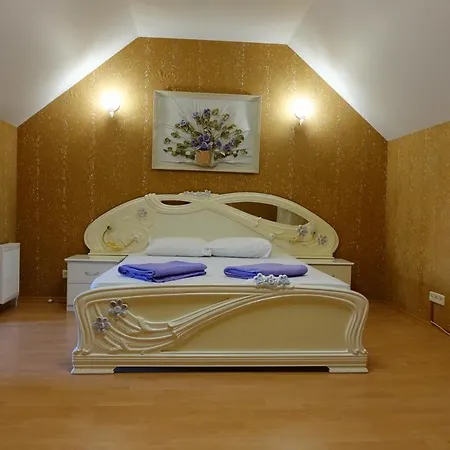 White House Apartment *