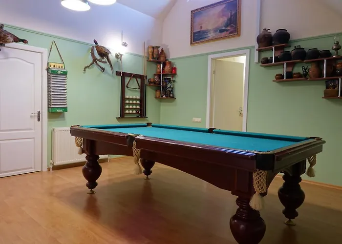 White House Apartman Odessza